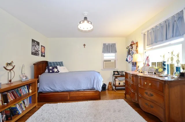 Photo of 350 Oak Circle