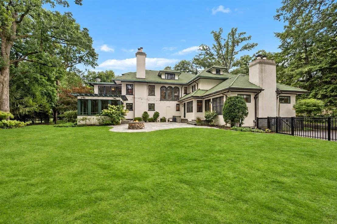 Photo of 2855 Sheridan Place