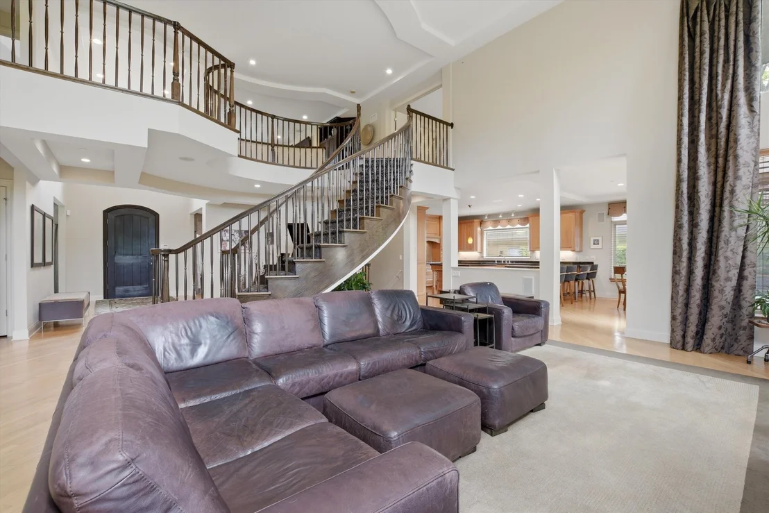 Photo of 809 Edgemont Lane