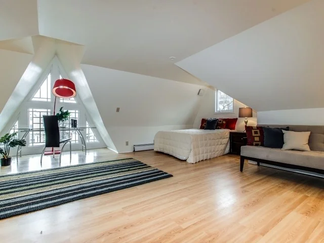Photo of 1014 HINMAN Avenue