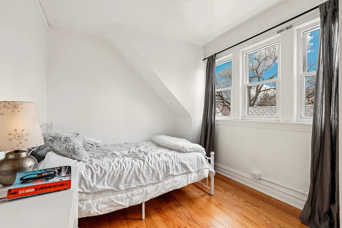 Photo of 1648 W 100th Street