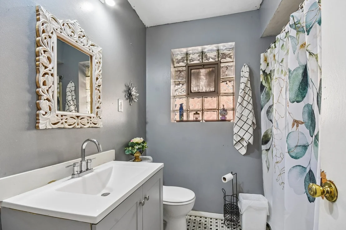 Photo of 3458 W 72nd Place