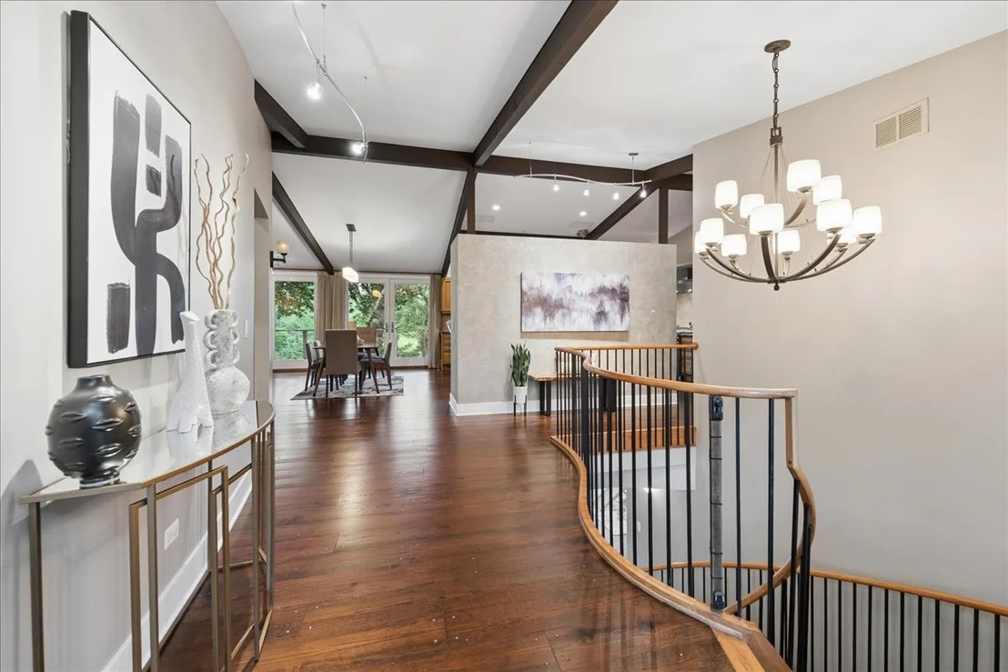 Photo of 83 Lakeview Parkway
