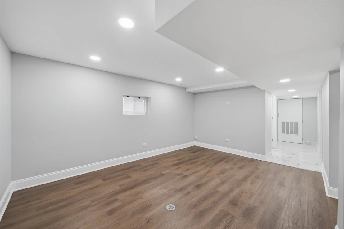 Photo of 433 W 100TH Street
