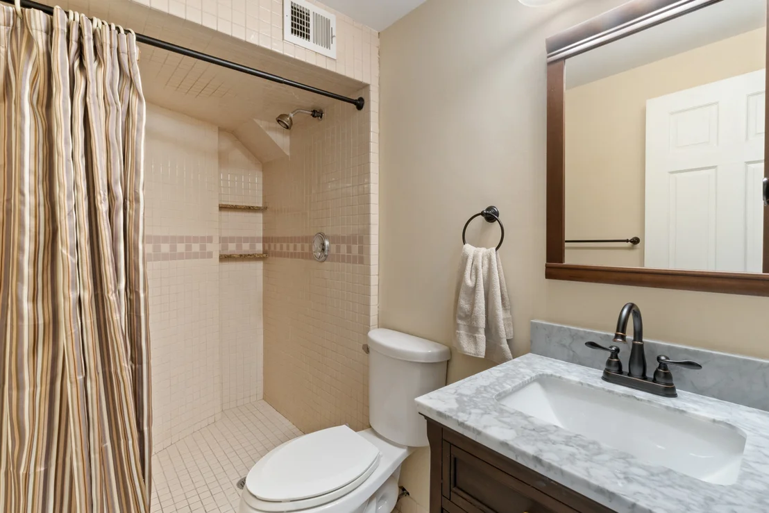 Photo of 1621 Longmeadow Drive