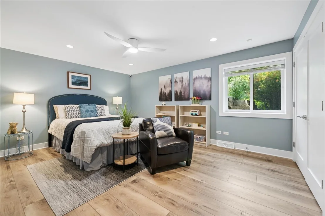 Photo of 83 Lakeview Parkway