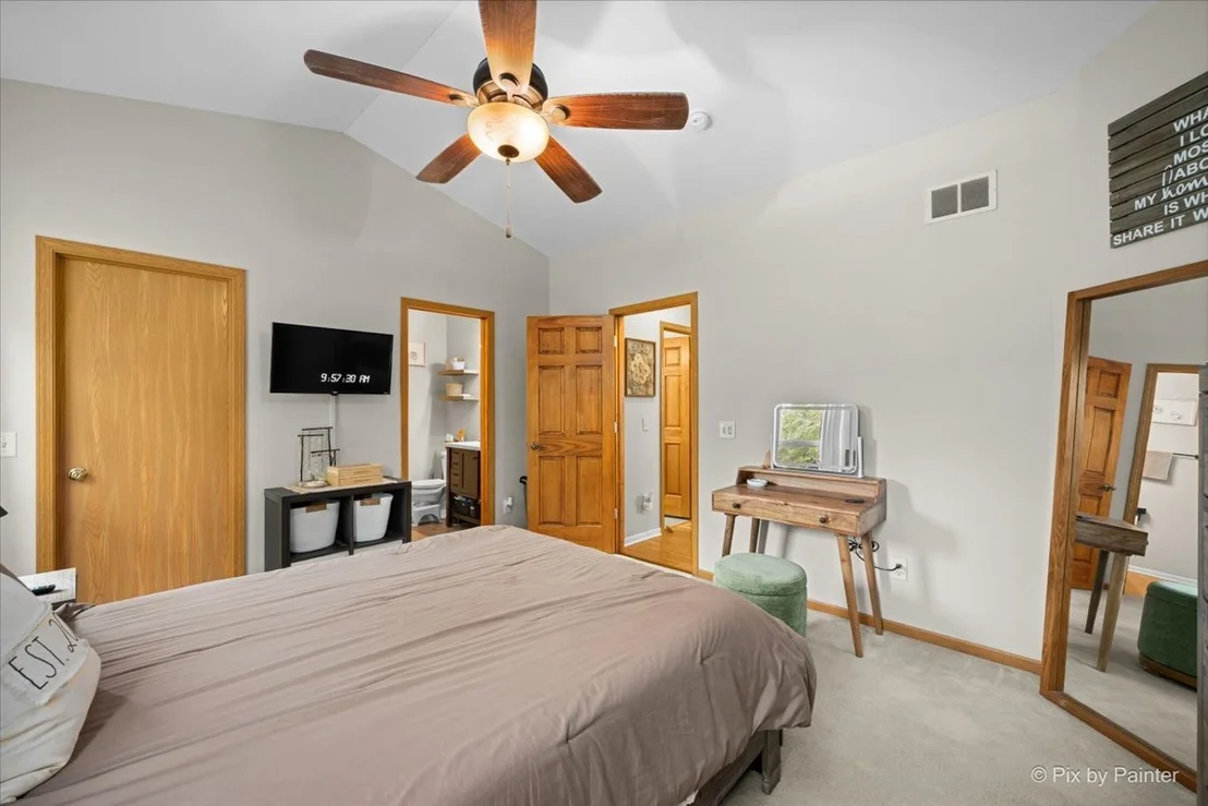 Photo of 752 Prairie Pond Circle