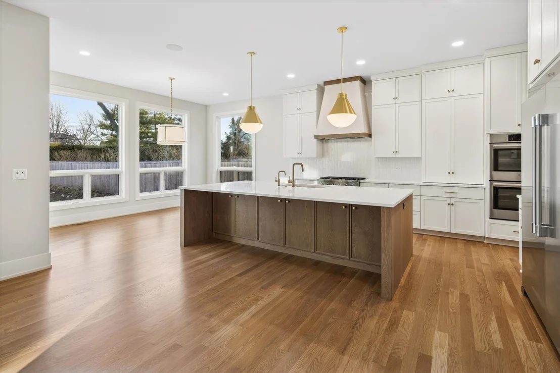 Photo of 498 W 3rd Avenue