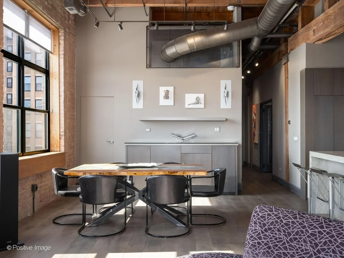 Photo of Unit 607 at 701 W Jackson Boulevard