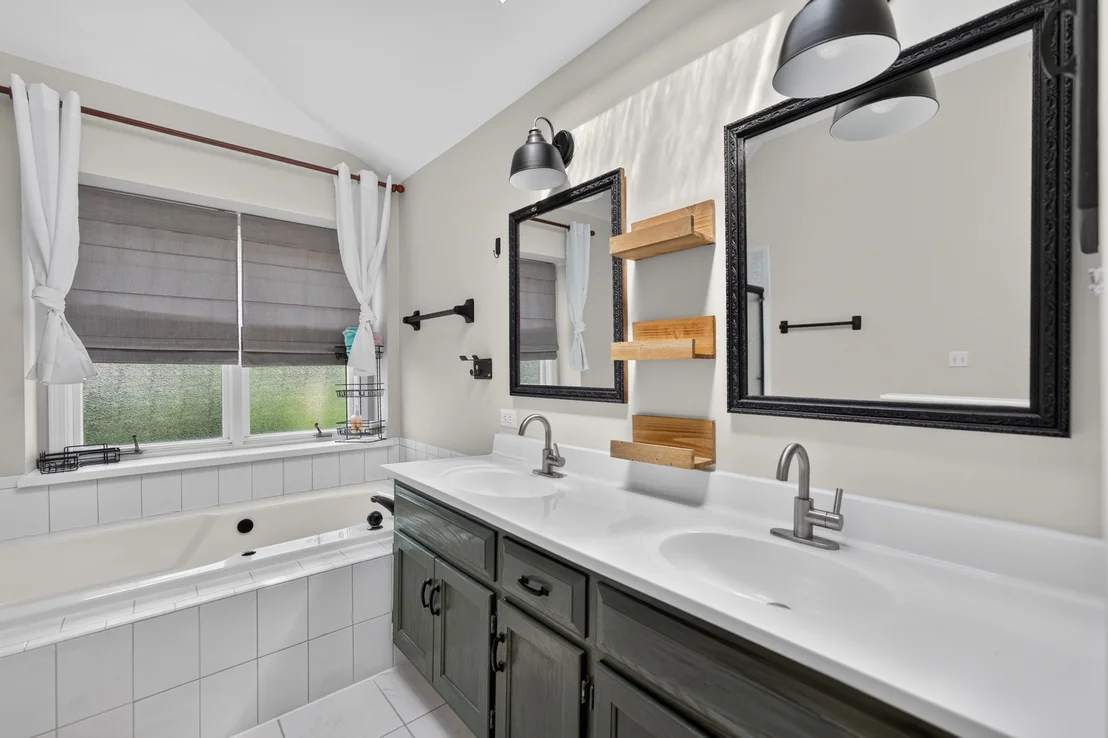 Photo of 305 Windsor Circle
