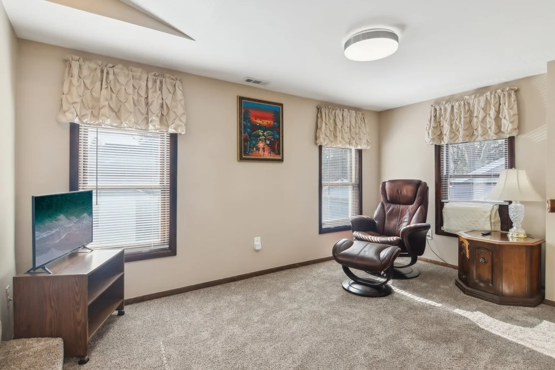 Photo of 6910 Eleanor Place