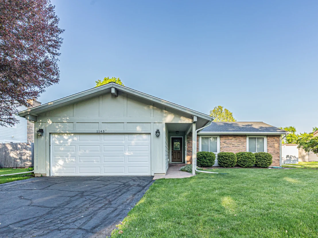 Photo of 1145 N Thackeray Drive