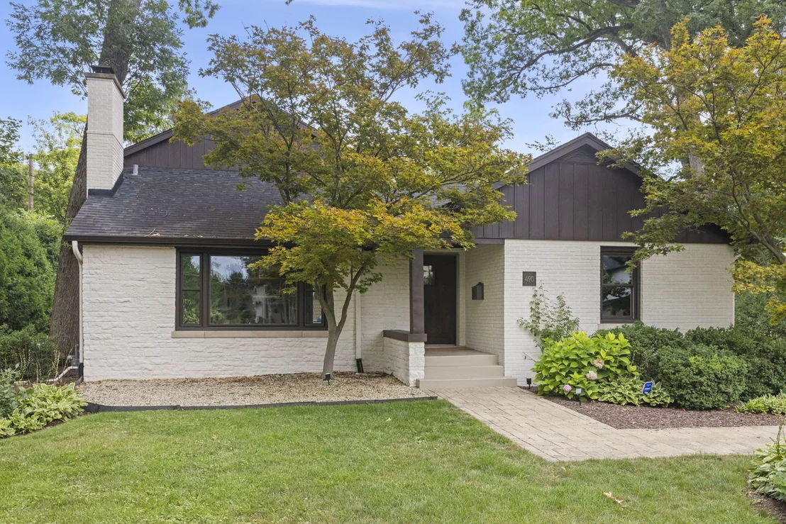 Photo of 490 White Oak Drive