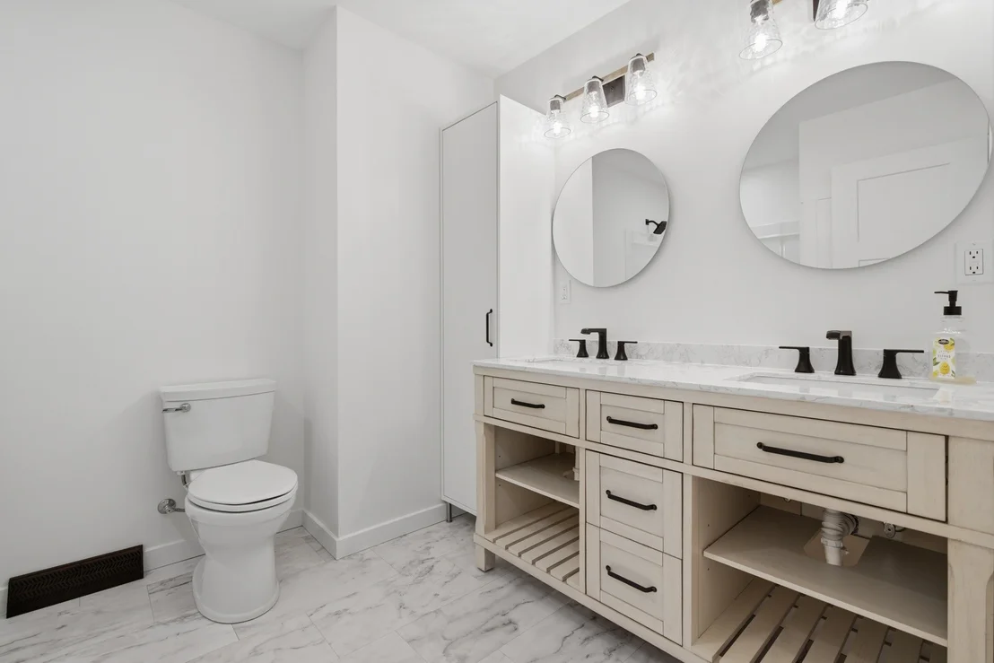 Photo of 1401 Searle Drive
