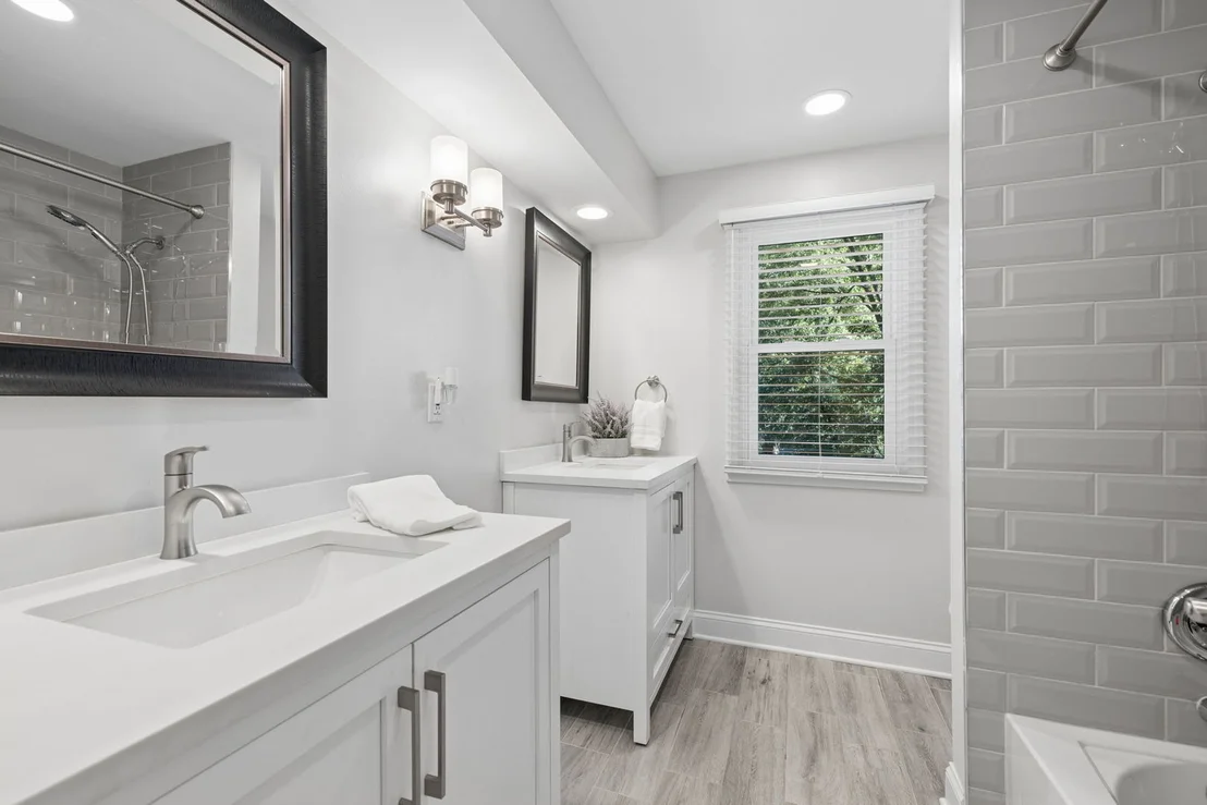 Photo of 1249 STONEGATE Road