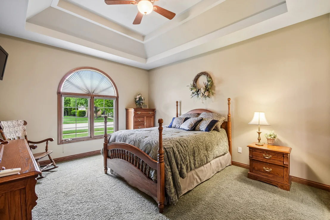 Photo of 1041 Lakeview Drive
