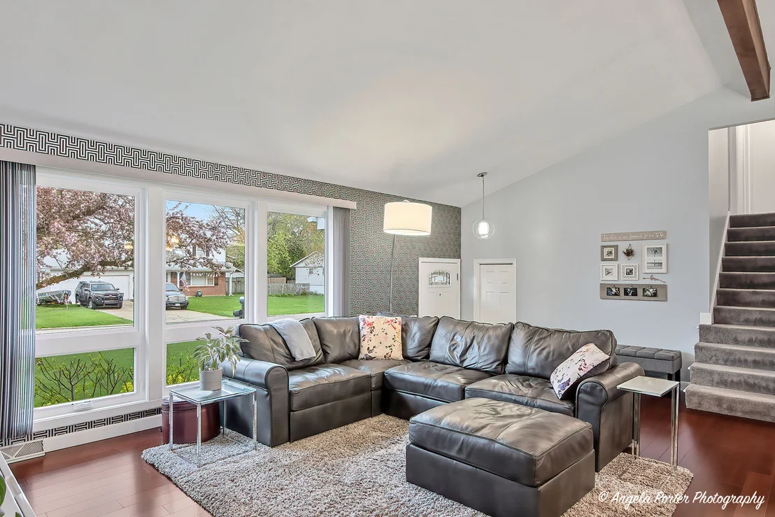 Photo of 412 Surrey Lane