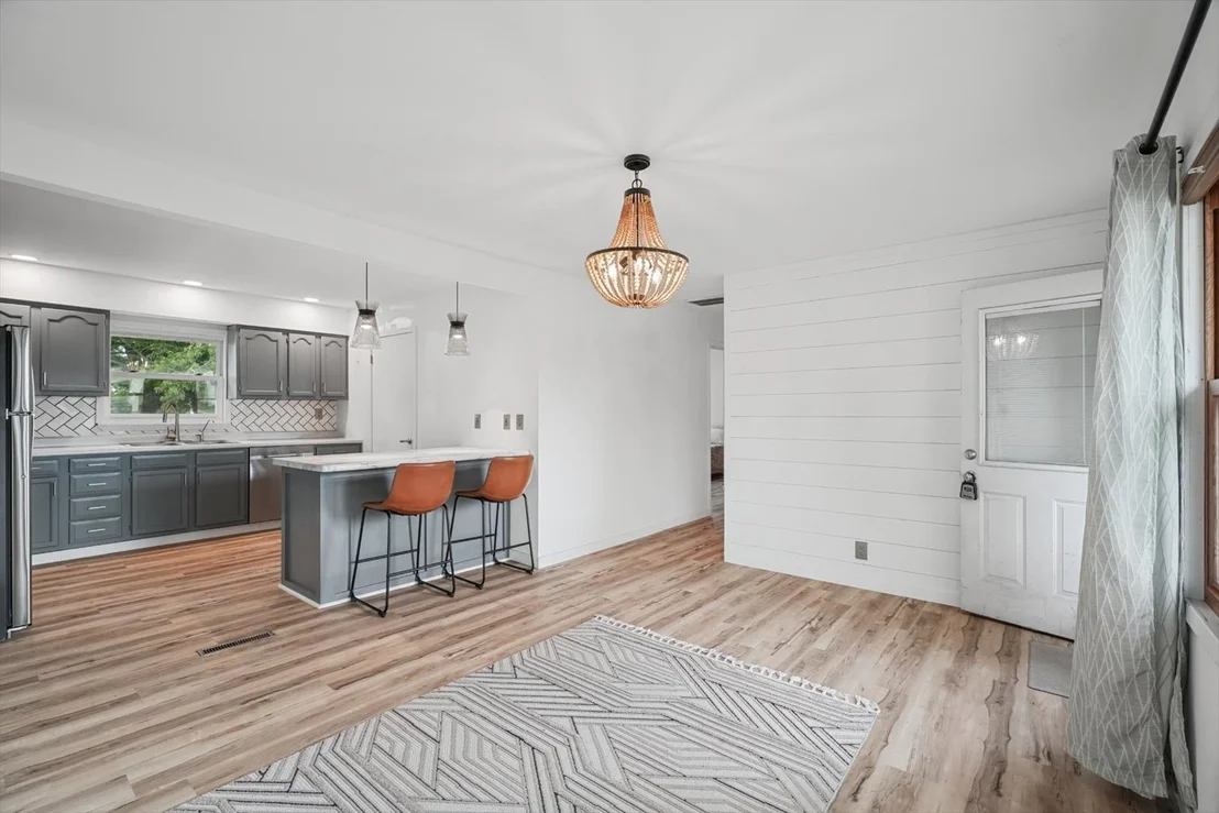 Photo of 1115 Eastview Drive
