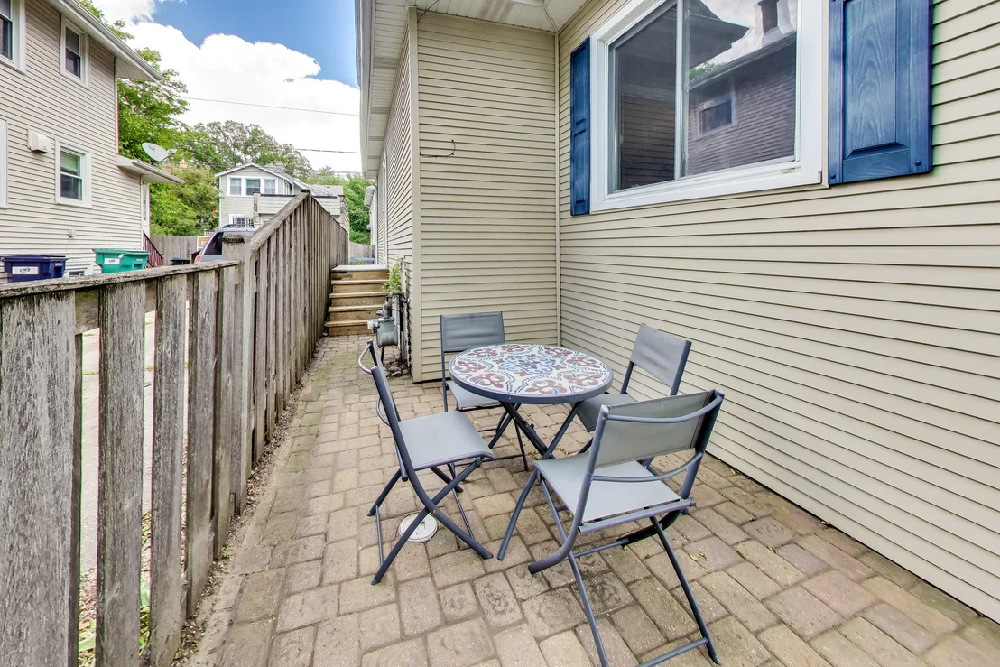 Photo of 834 Carpenter Avenue