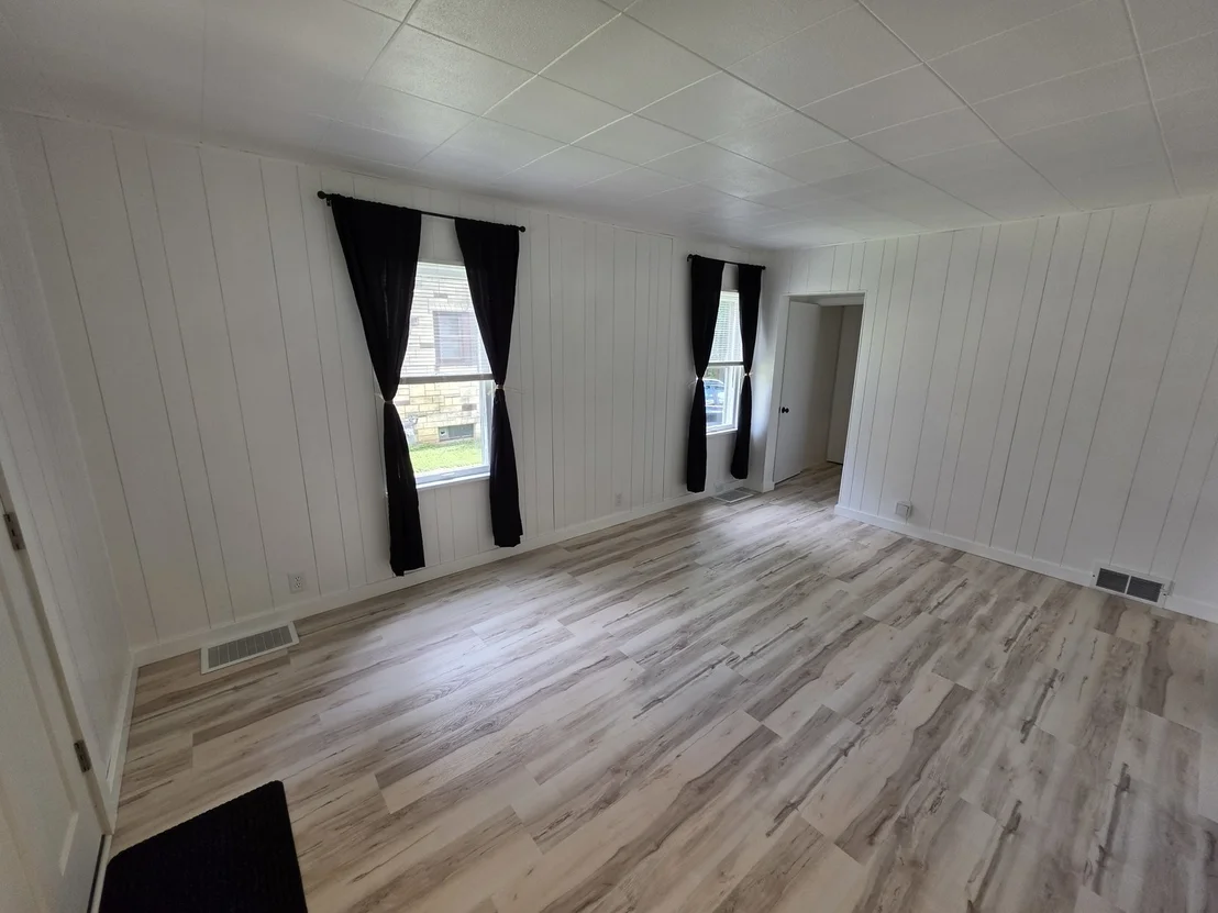 Photo of 907 Retz Drive