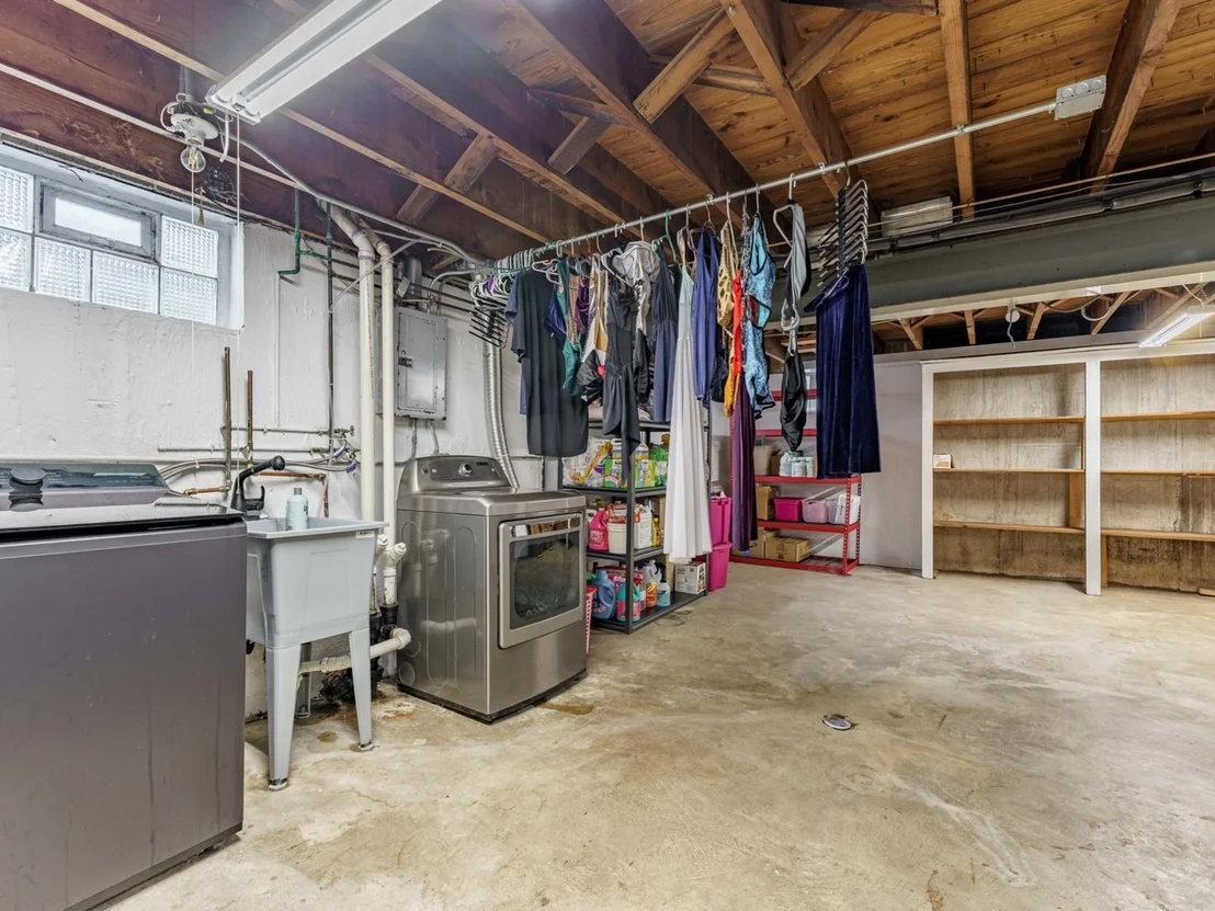 Photo of 301 W Lonnquist Boulevard