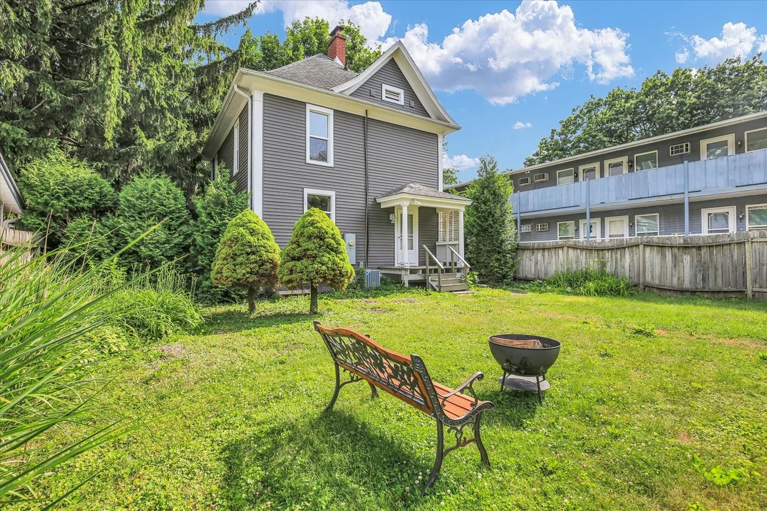 Photo of 604 W Healey Street
