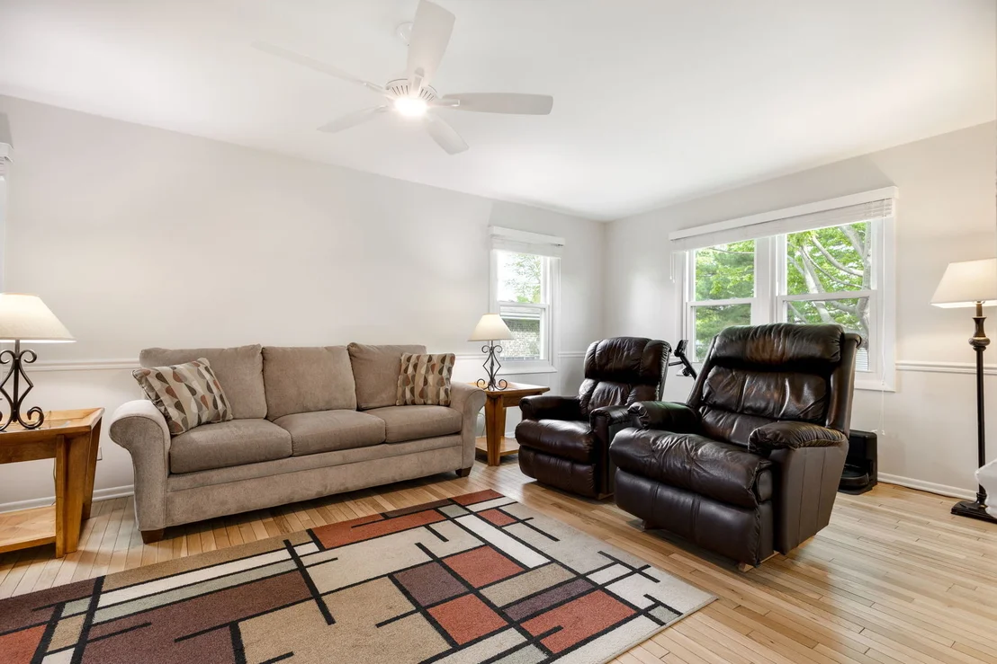 Photo of 900 Dearborn Circle