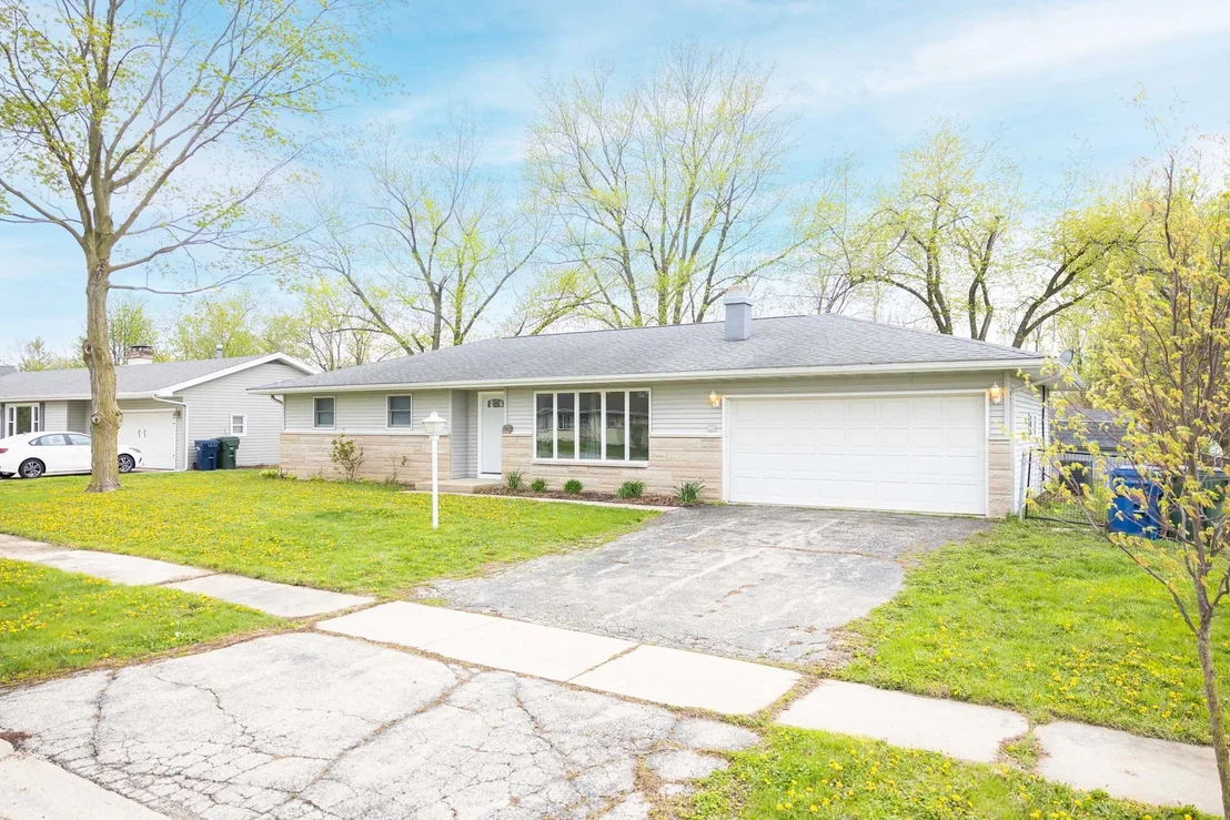 Photo of 307 Illini Drive