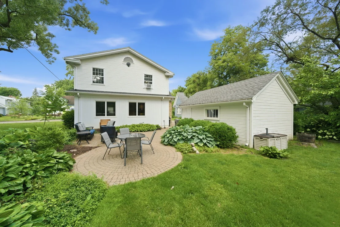 Photo of 415 N Worth Avenue