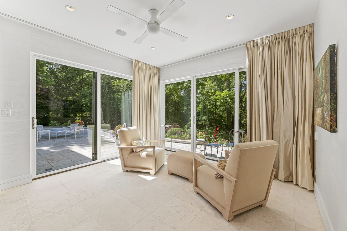 Photo of 165 Maple Avenue