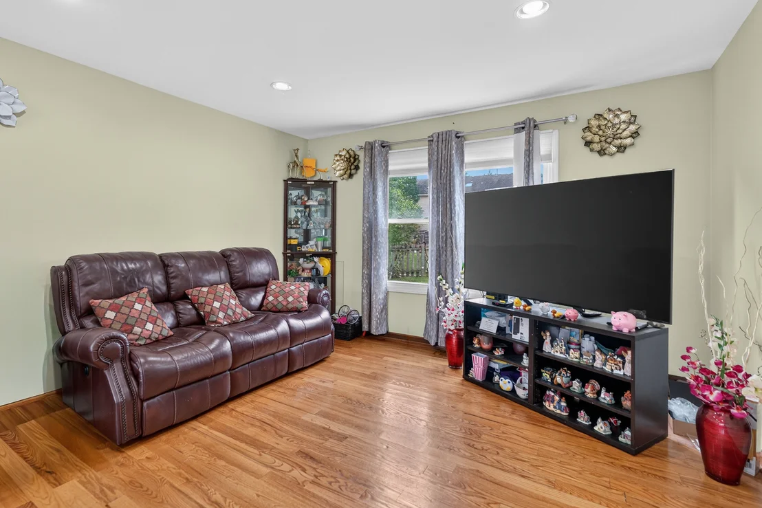 Photo of 1162 HYANNIS Circle