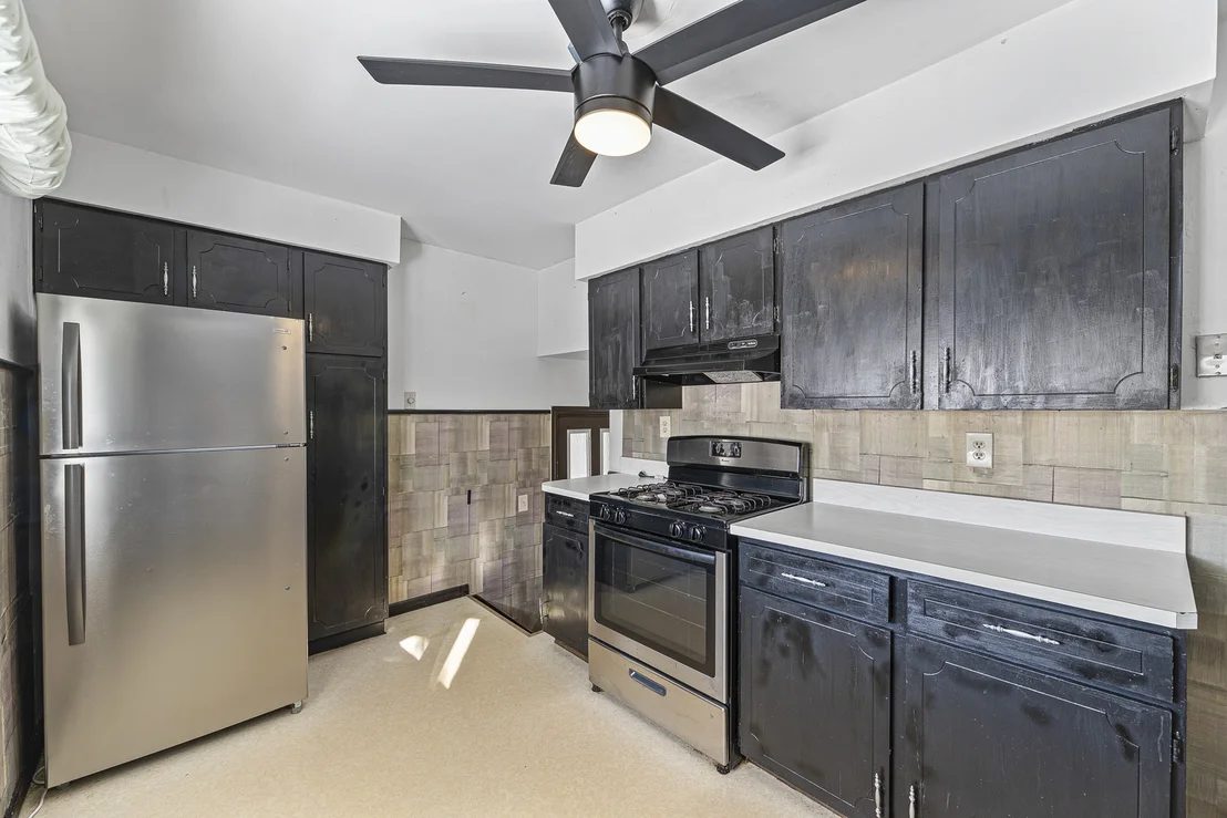 Photo of 17714 Burnham Avenue