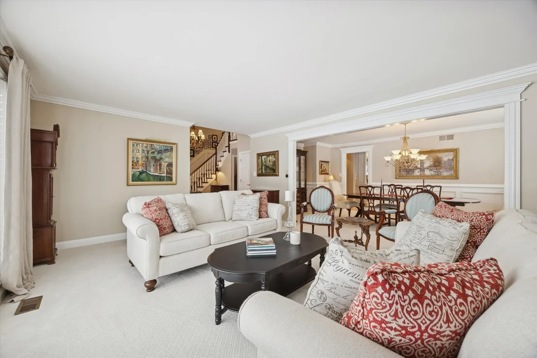 Photo of 8401 Golfview Drive