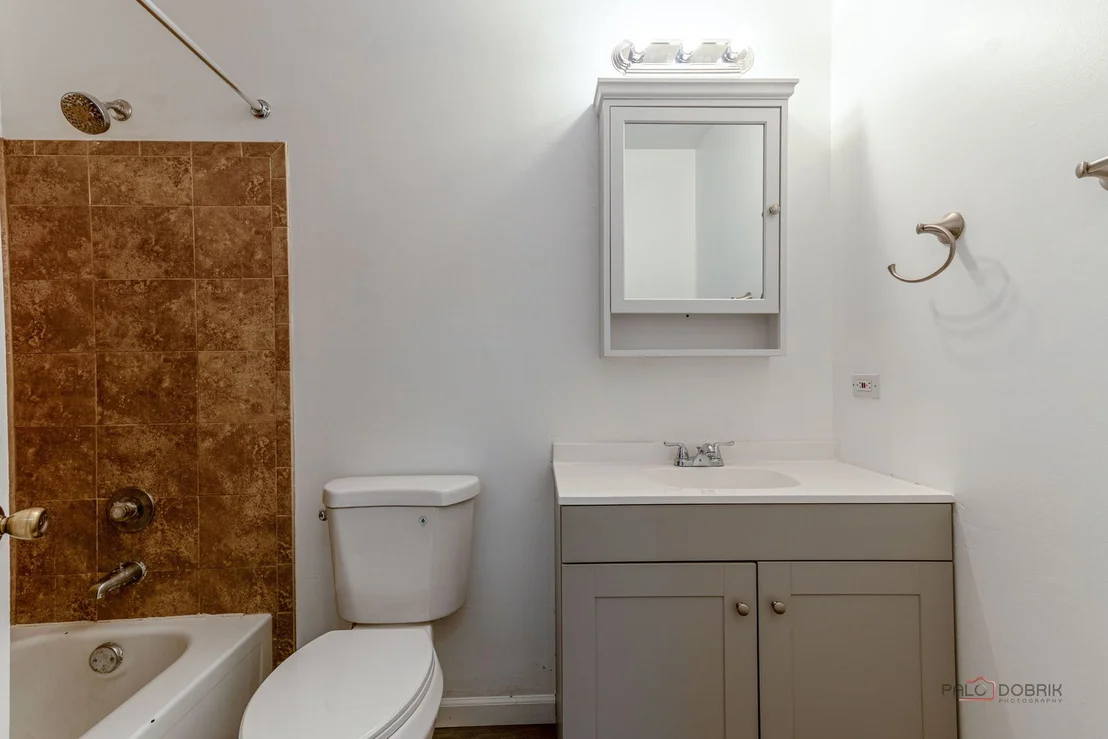 Photo of 325 Bayview Point