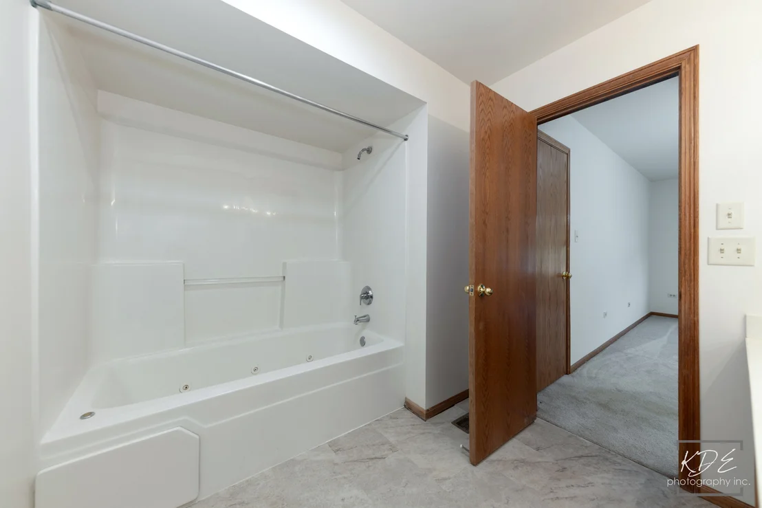 Photo of 14017 S Cambridge Circle