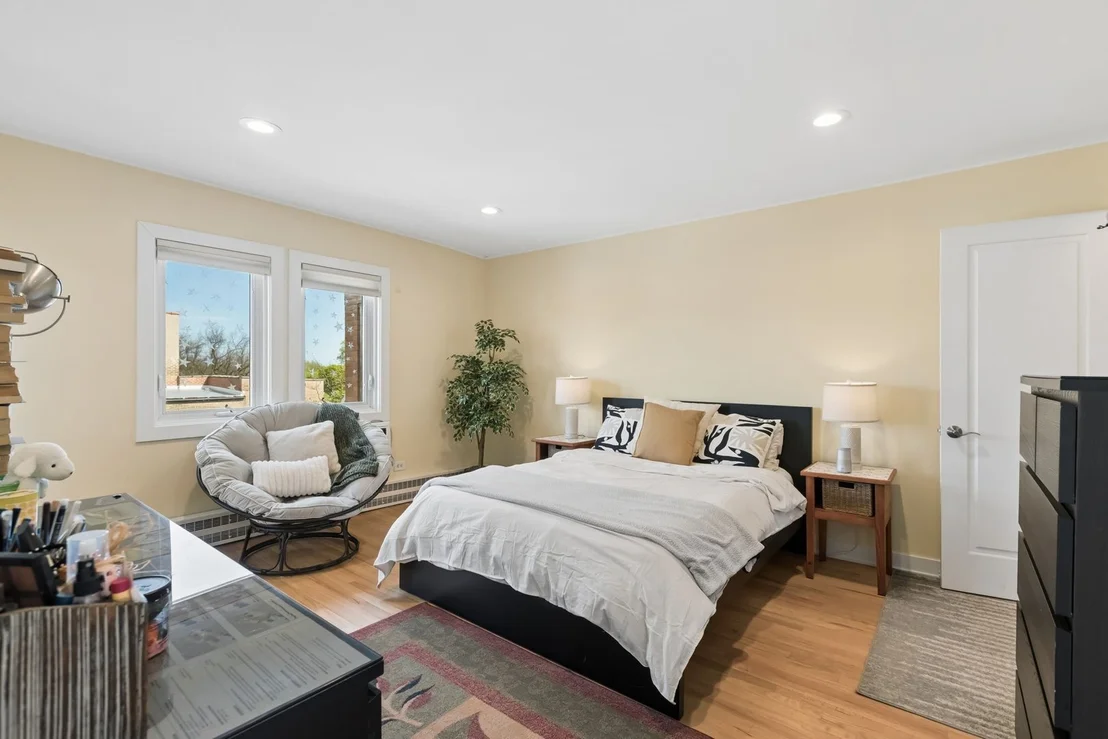 Photo of Unit 5D at 1333 Maple Avenue
