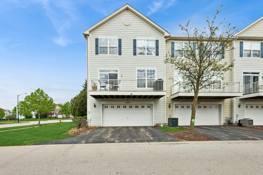 Photo of 1009 Alberta Road