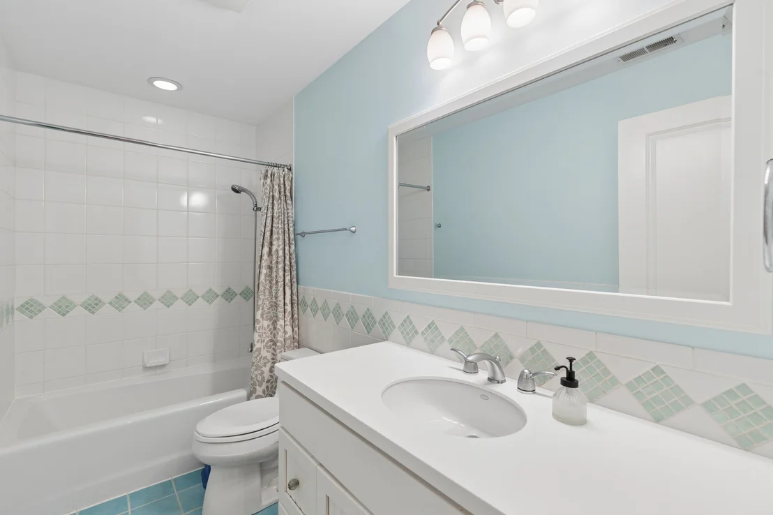 Photo of 860 Kenton Road