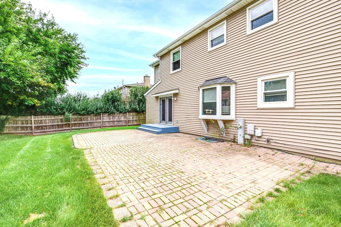 Photo of 562 Applegate Lane