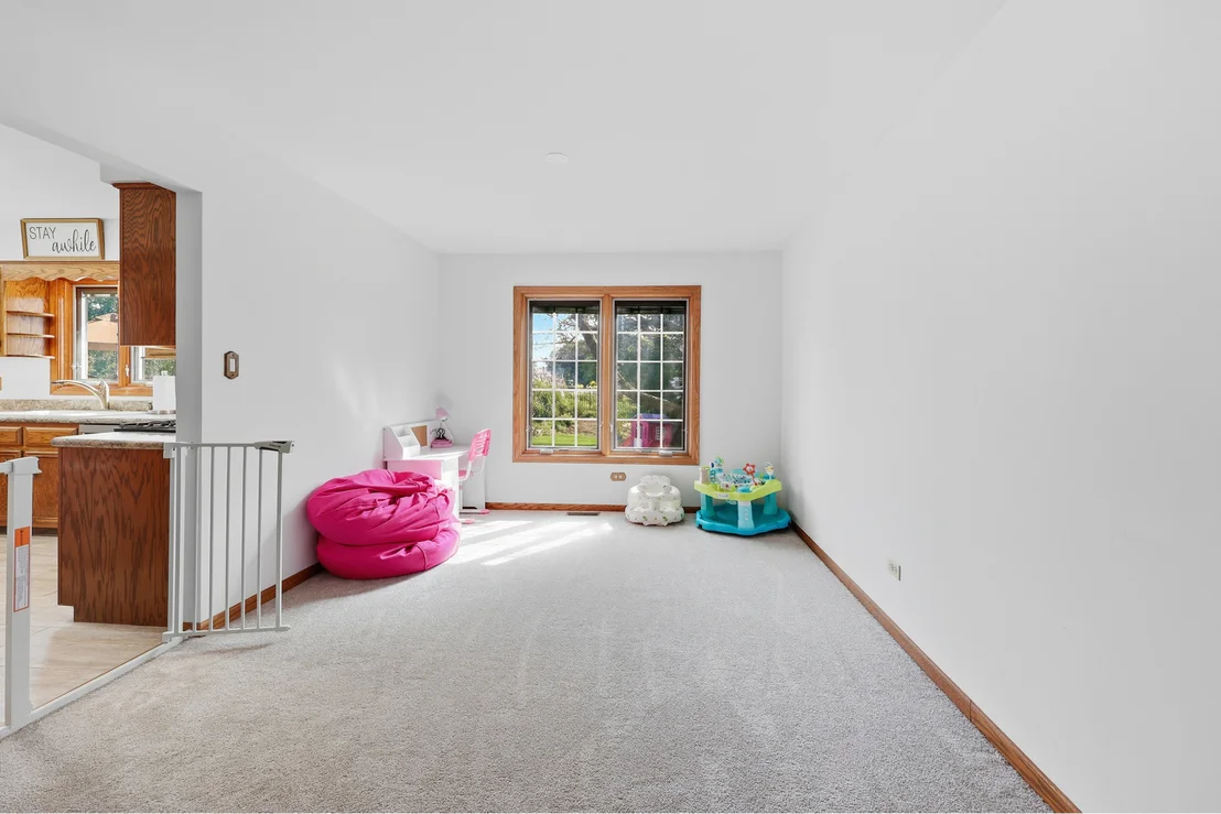 Photo of 655 Crest Drive