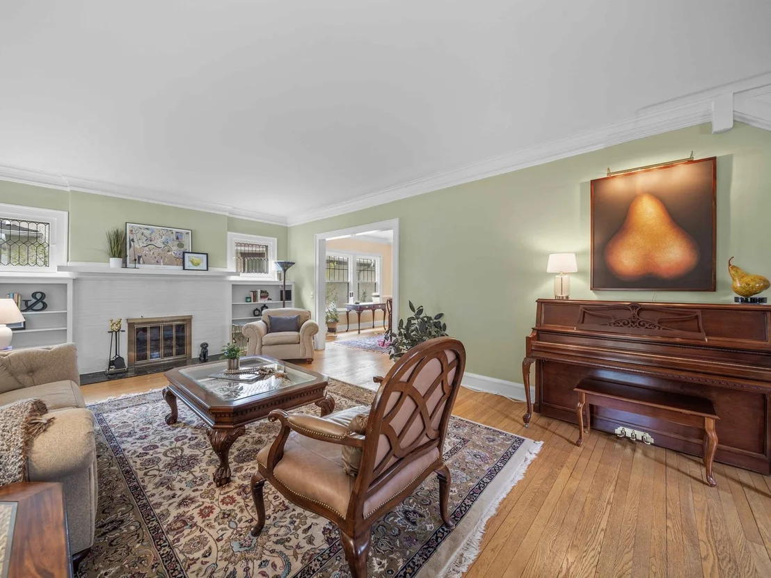 Photo of 1115 Forest Avenue