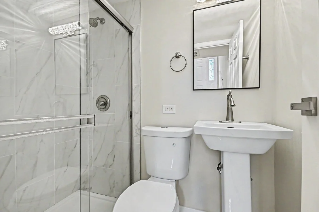 Photo of 1312 W Oakmont Road