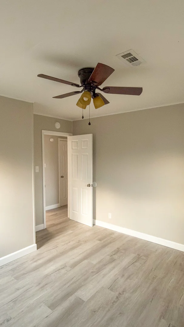 Photo of 1037 Eastview Drive