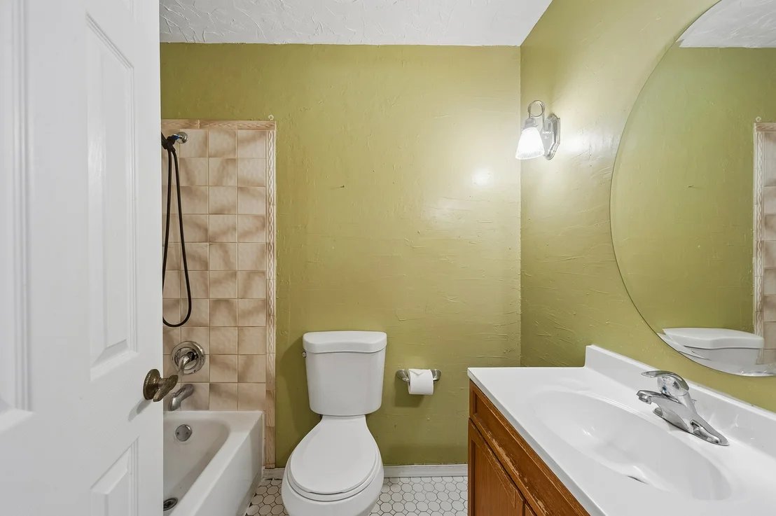 Photo of 4691 Huntington Boulevard