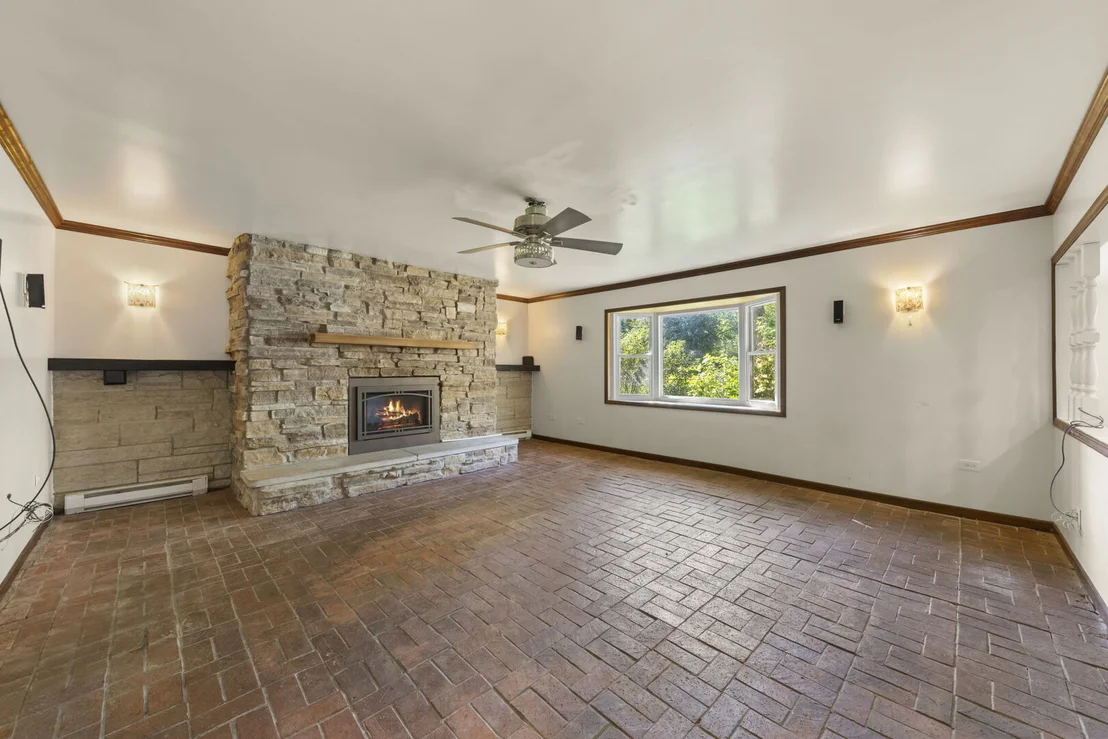 Photo of 7101 Edgebrook Lane