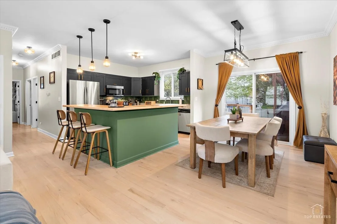Photo of 875 RED CLOVER Drive