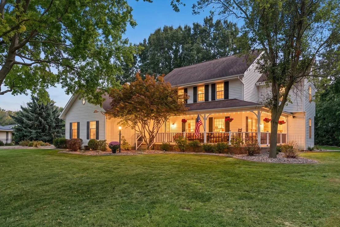 Photo of 703 Surrey Road