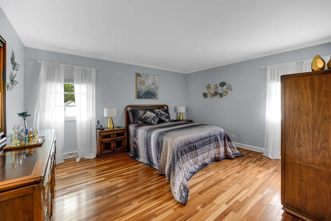 Photo of 920 Harrison Lane