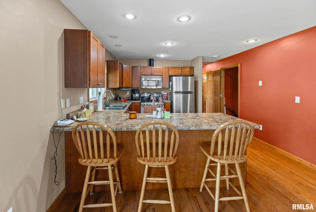 Photo of 520 DEERFIELD Road