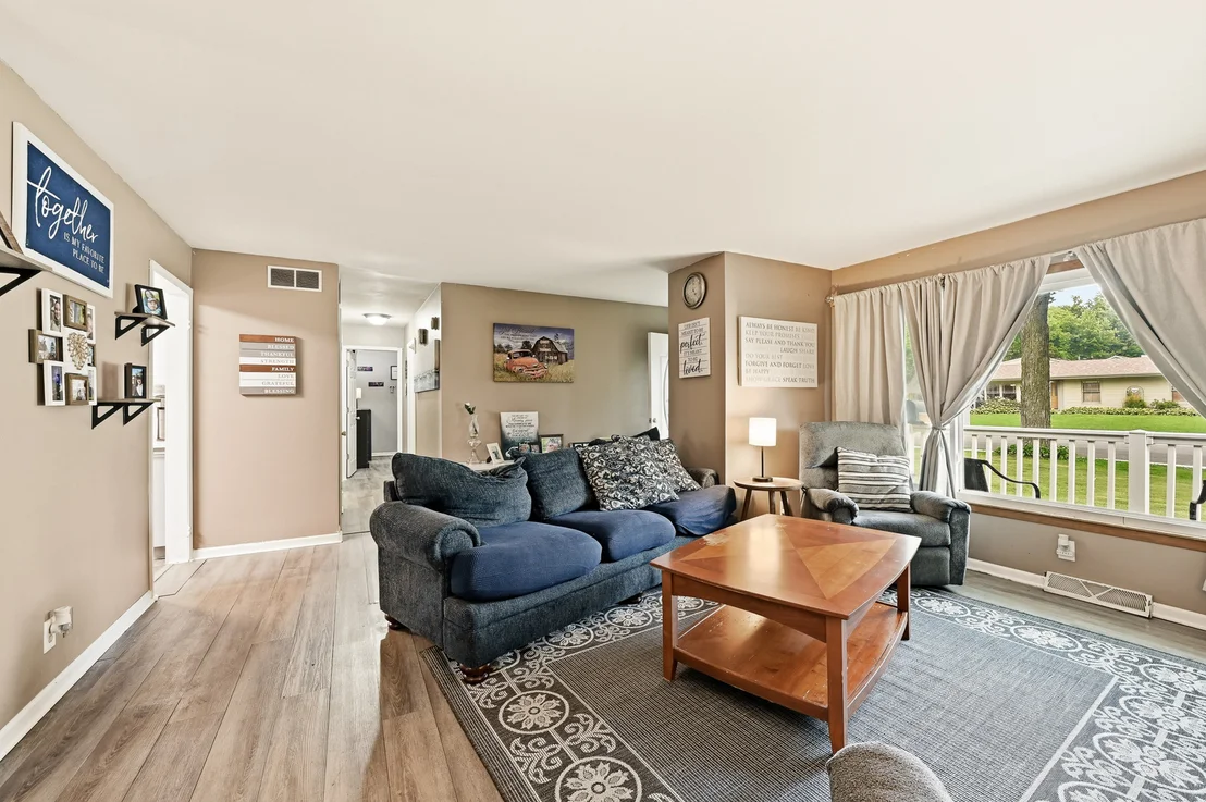 Photo of 16 Greenbriar Drive
